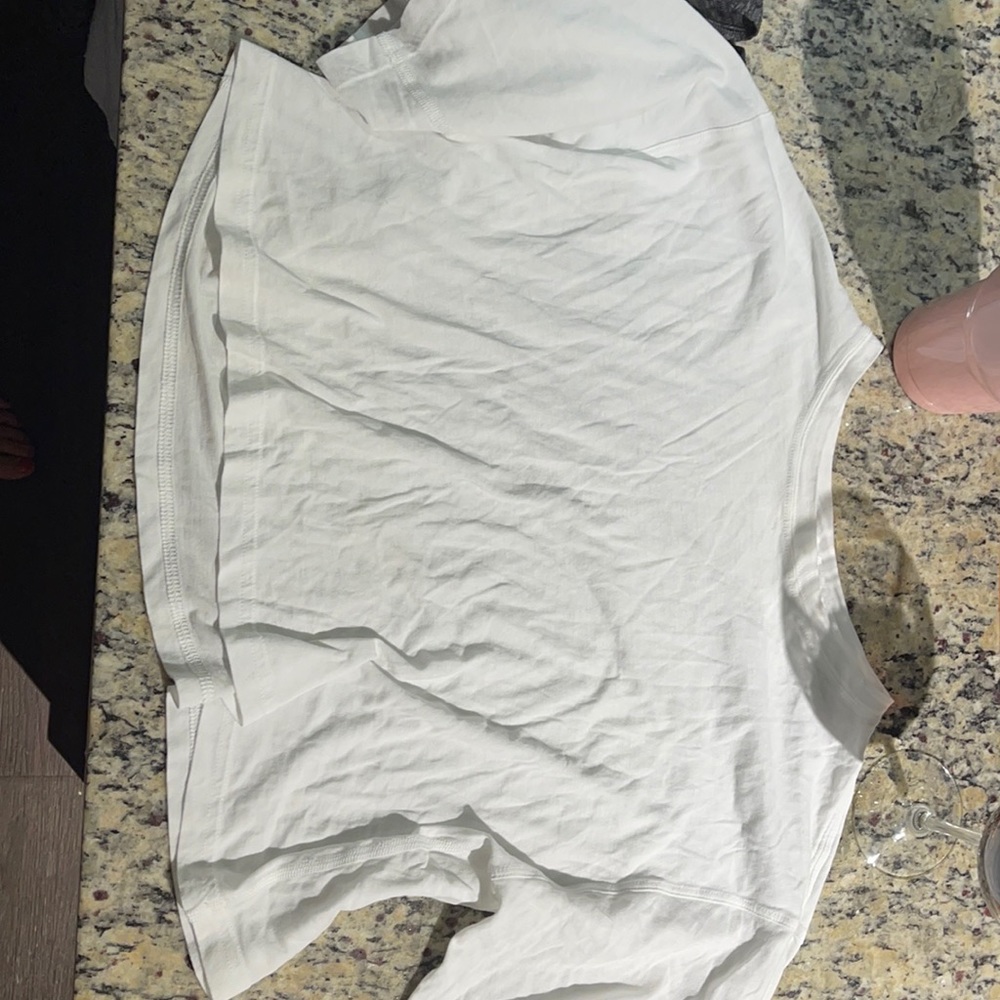 Lululemon white crop top size 8